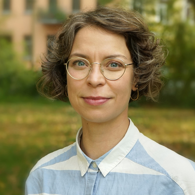 Portrait von Maria Smentek, Referentin Kommunikation & Koordinatorin Elternangebote